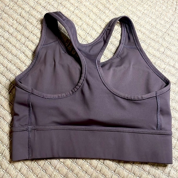 Nike Swoosh Women's Medium-Support 1-Piece
Padded Longline Sports Bra - Picture 2 of 7